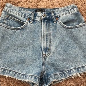 Natural High Rise Mom Short